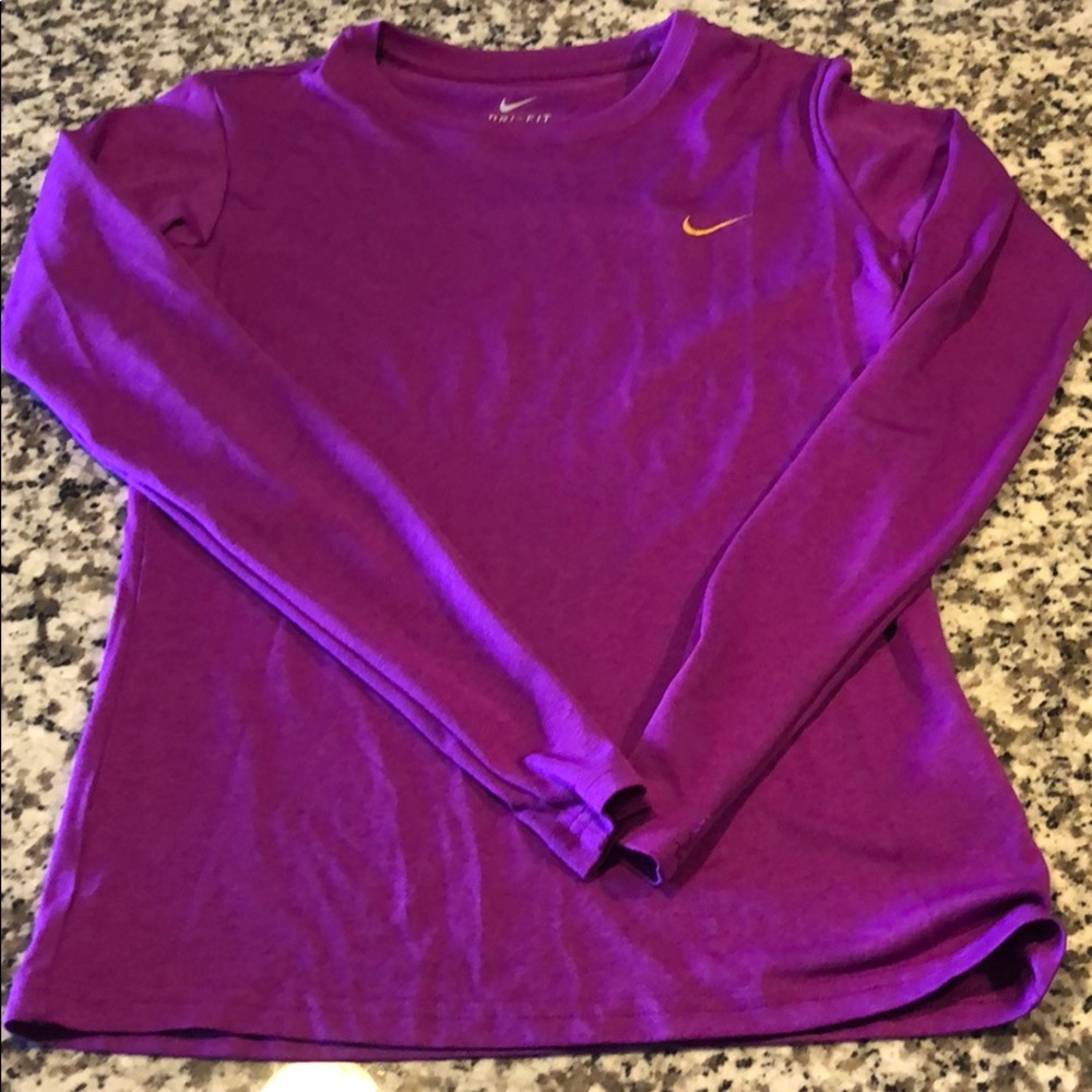 Nike dri-fit top - like new